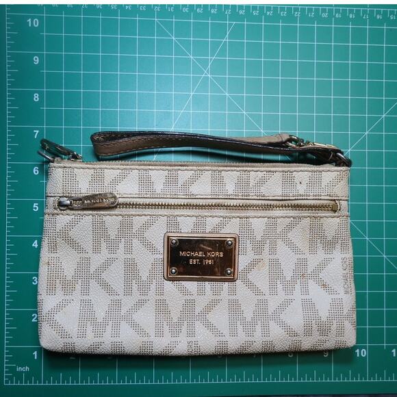 Michael Kors Jet Set Monogram Wristlet Wallet White Coated Canvas AV-1308 - Picture 13 of 14